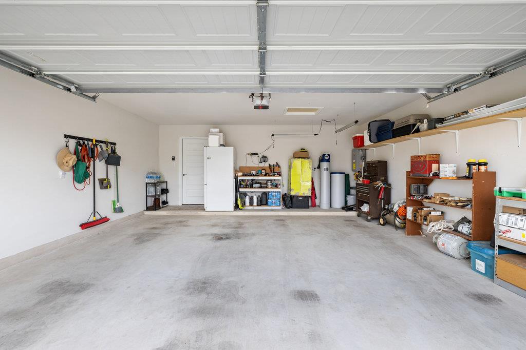 130 NW Greenspire LN NW