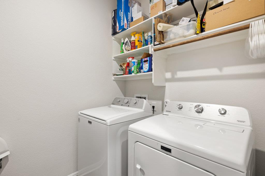 130 NW Greenspire LN NW