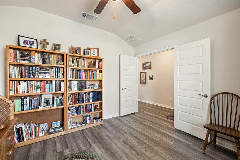 130 NW Greenspire LN NW