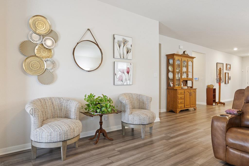 130 NW Greenspire LN NW