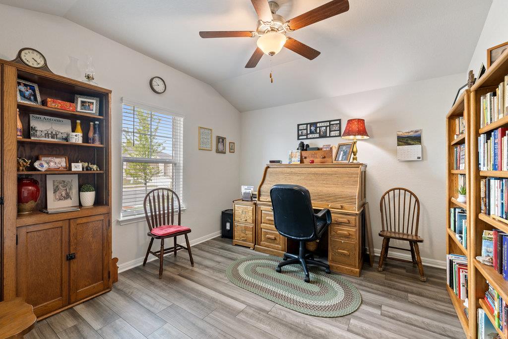 130 NW Greenspire LN NW