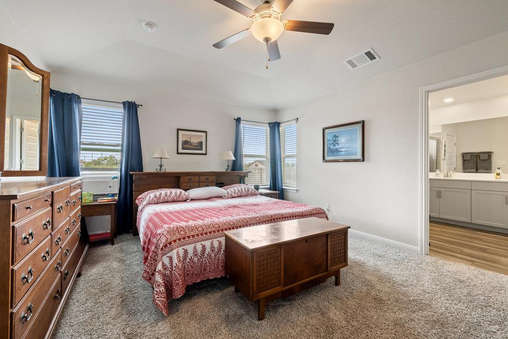 130 NW Greenspire LN NW