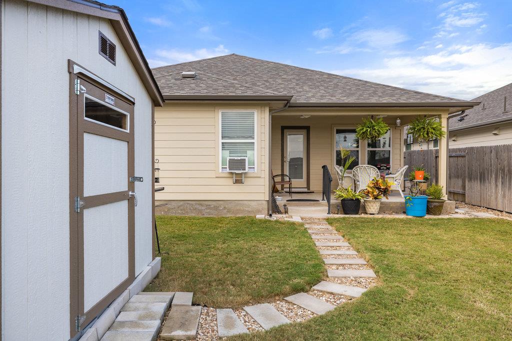 130 NW Greenspire LN NW