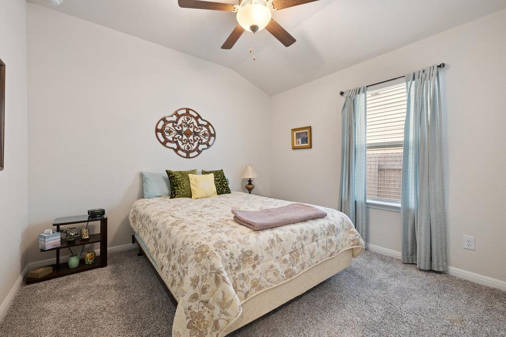 130 NW Greenspire LN NW