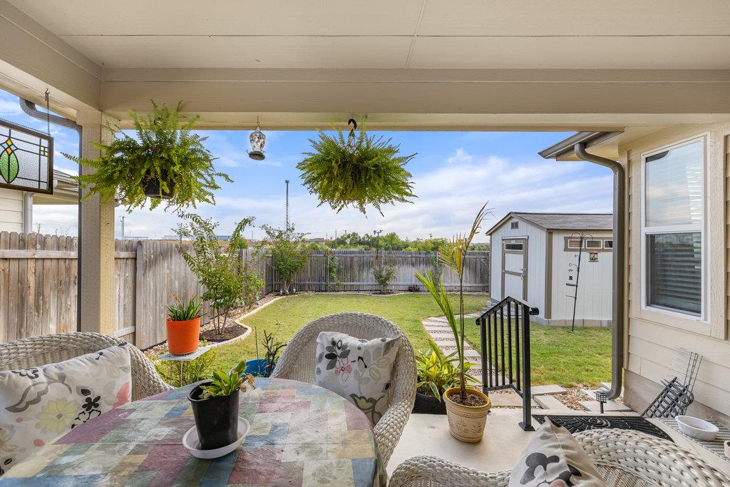 130 NW Greenspire LN NW