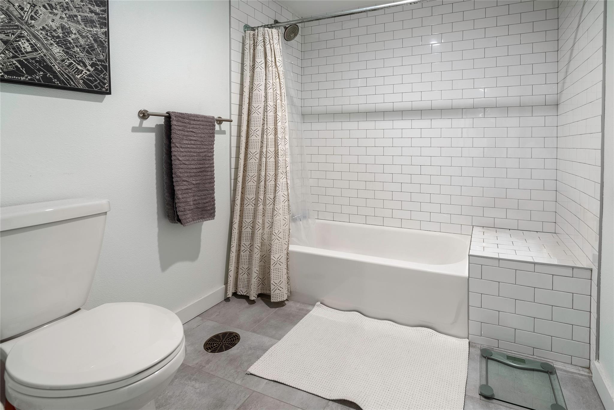 102 E Second ST # 201