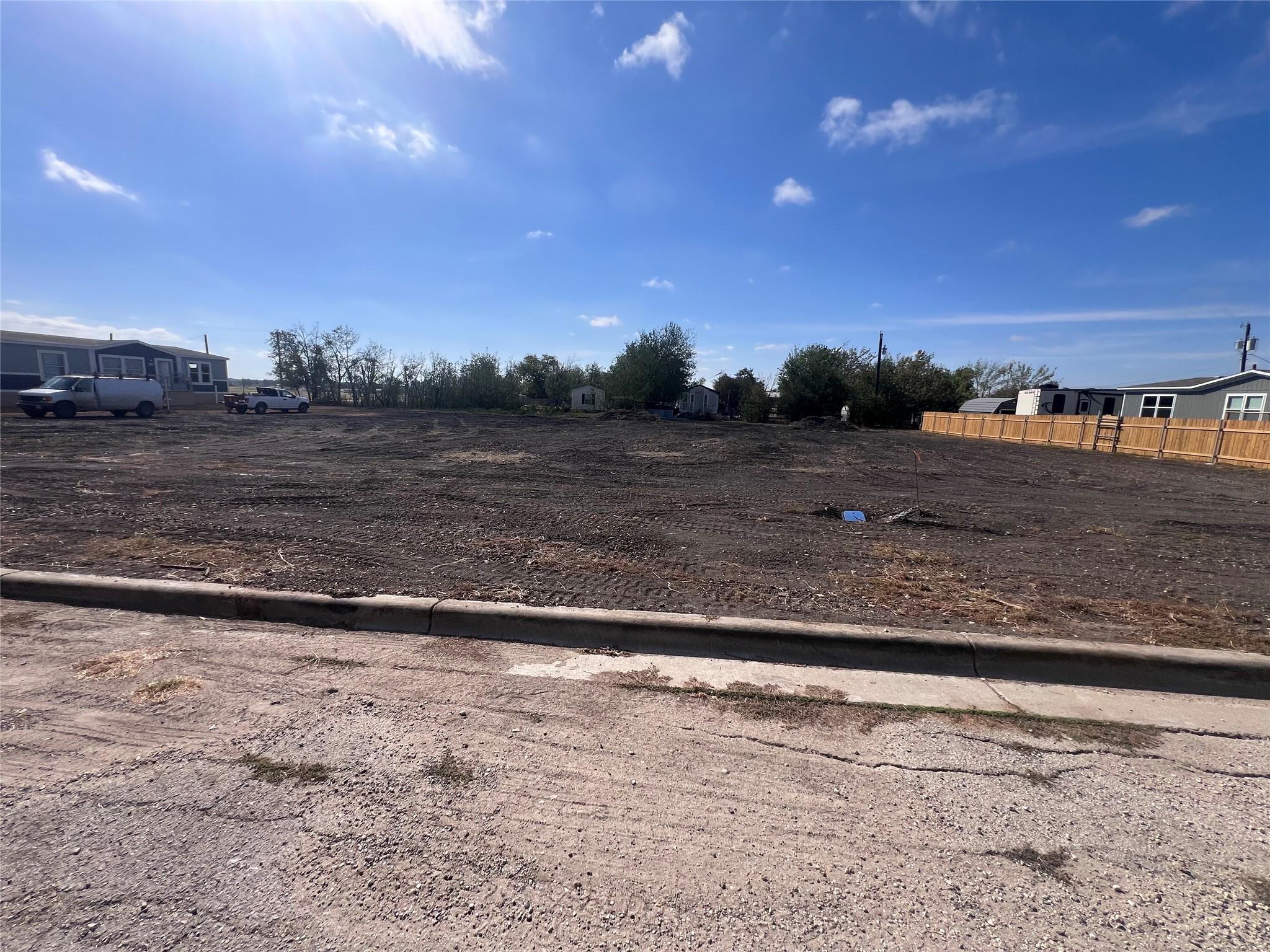 706 E Pecan ST
