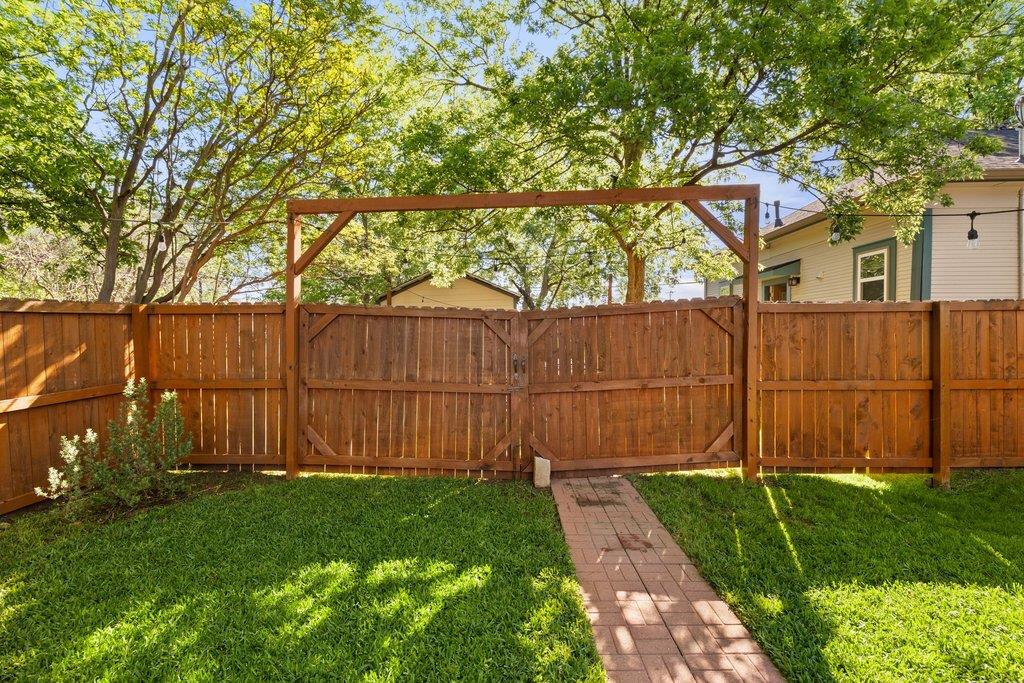 314 and 312 W 3rd ST