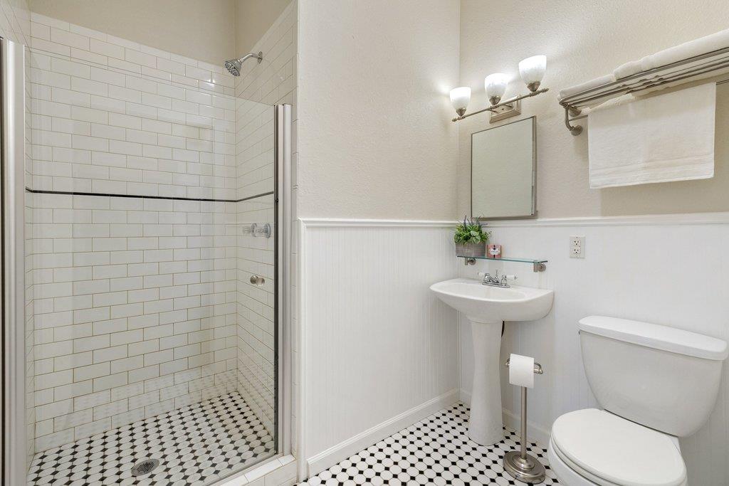 1518 Lexington ST