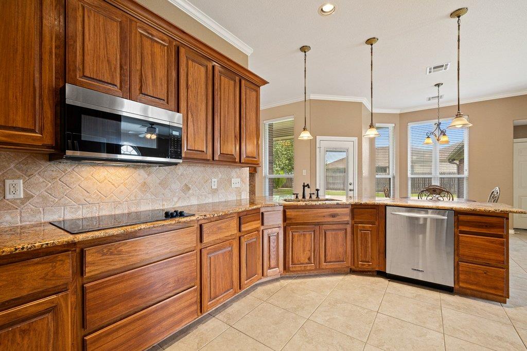 100 Davis CT