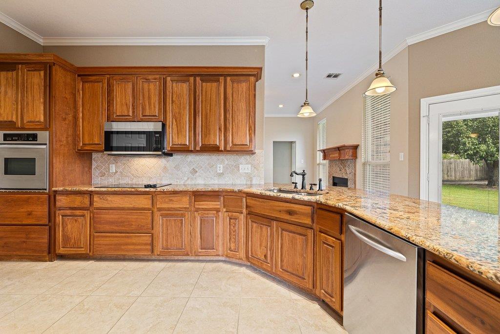 100 Davis CT