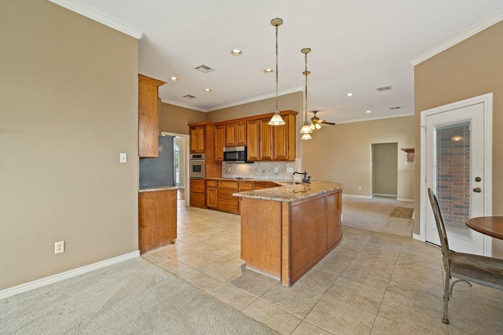 100 Davis CT