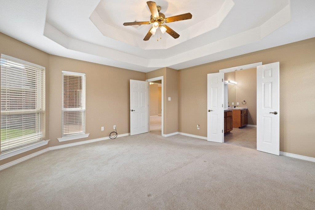 100 Davis CT