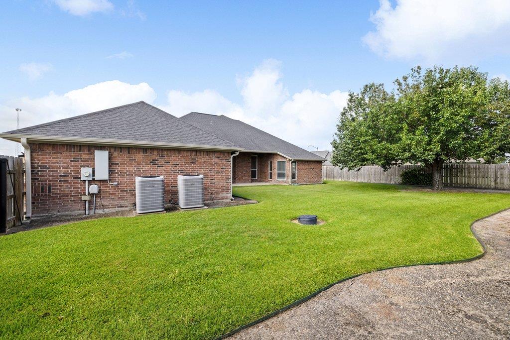 100 Davis CT