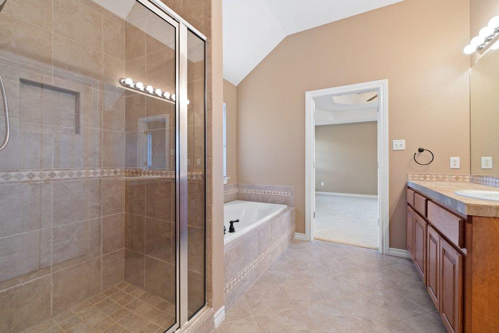 100 Davis CT