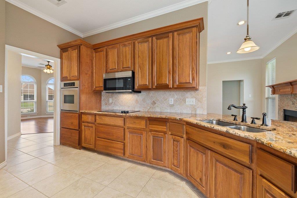 100 Davis CT