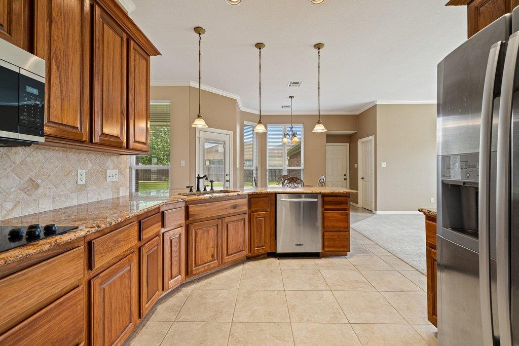 100 Davis CT