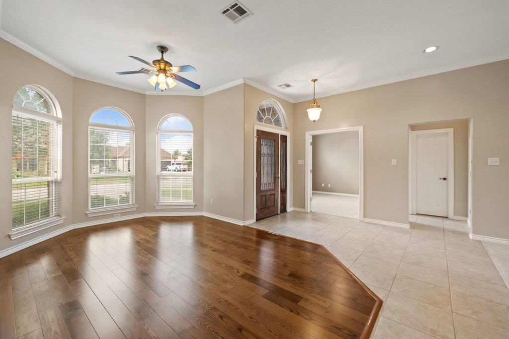 100 Davis CT