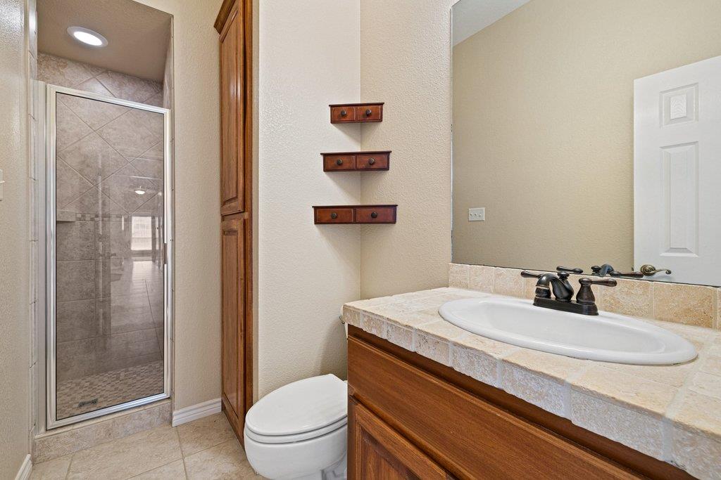 100 Davis CT