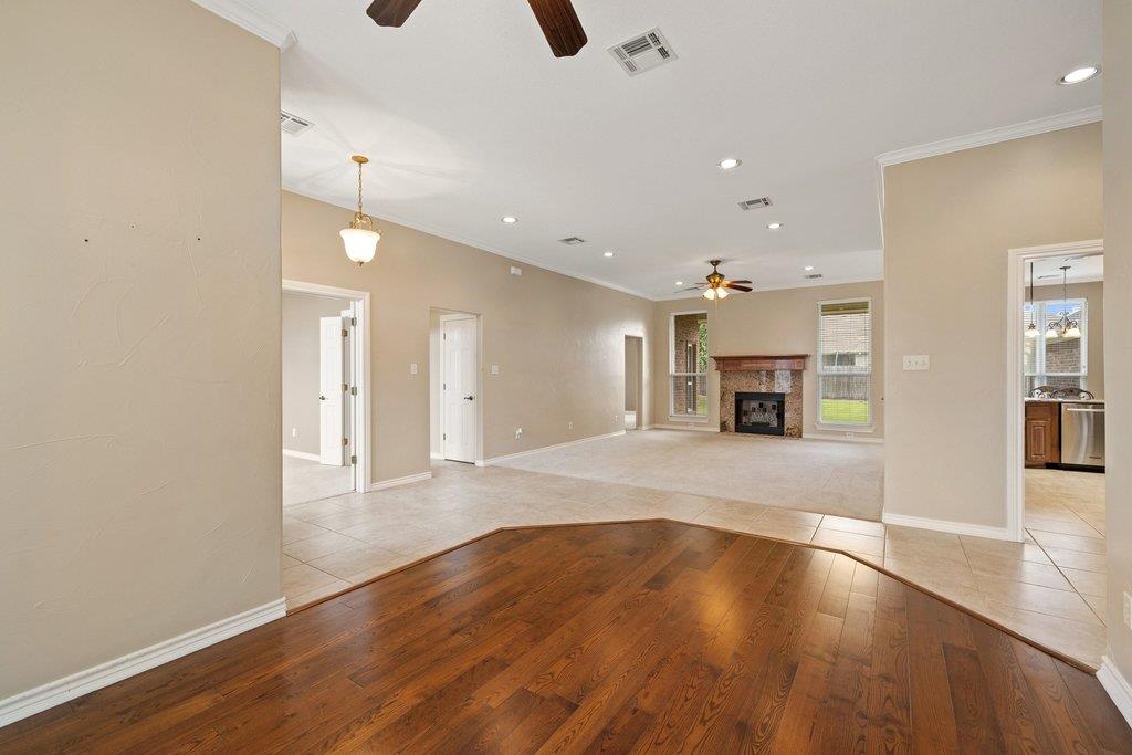 100 Davis CT