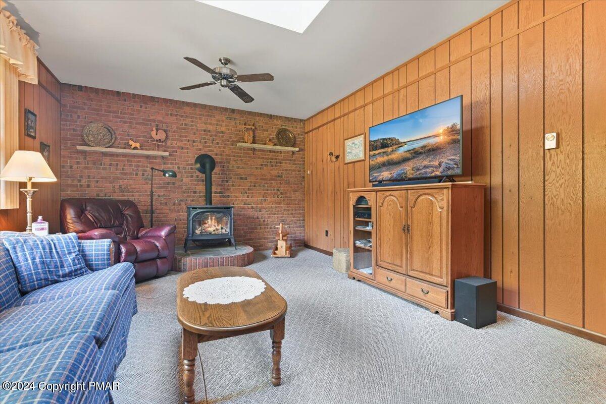 384 New York Boulevard