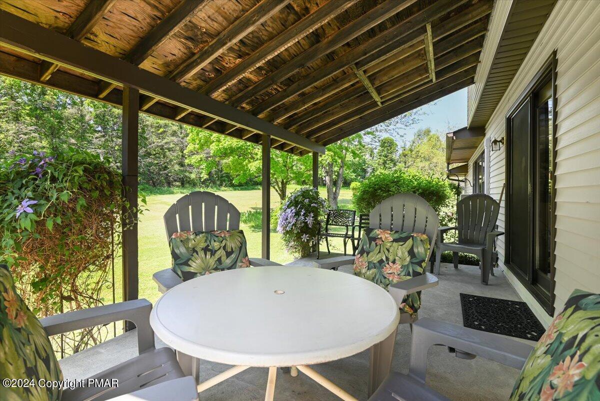 384 New York Boulevard