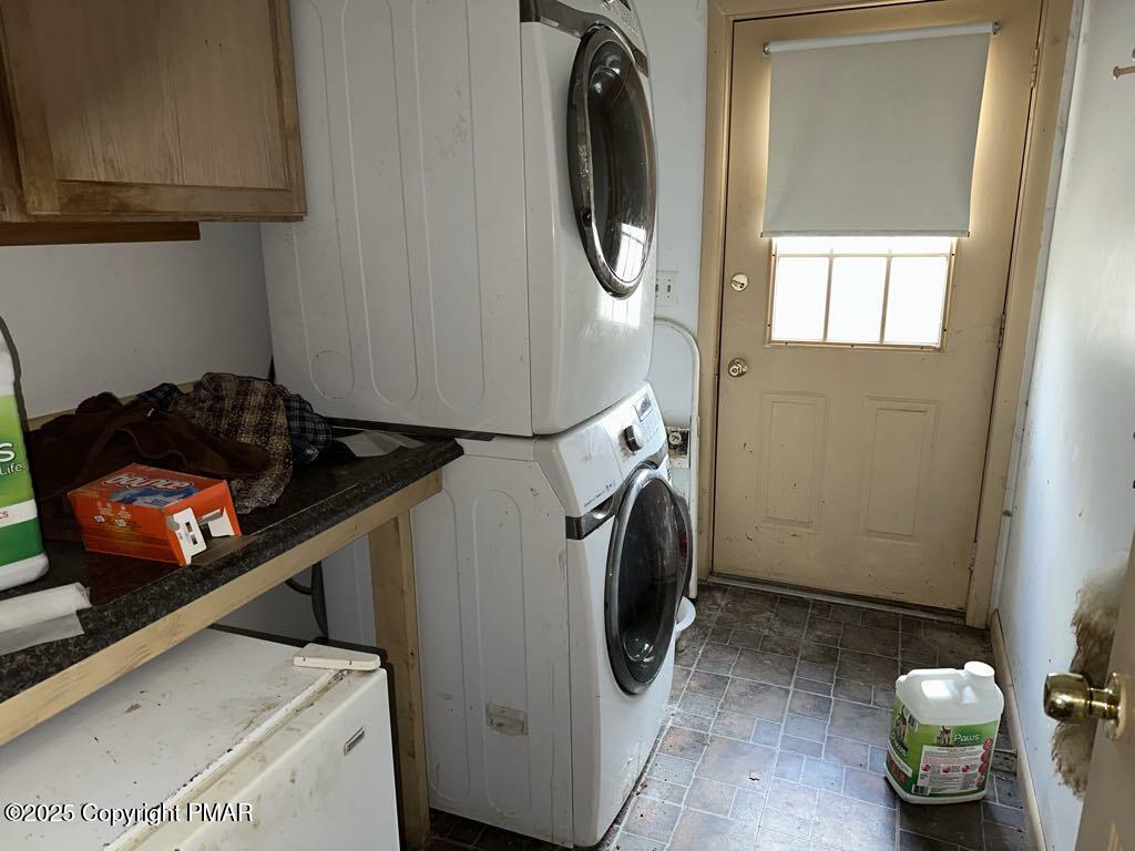 395 Sullivan Tr Trail