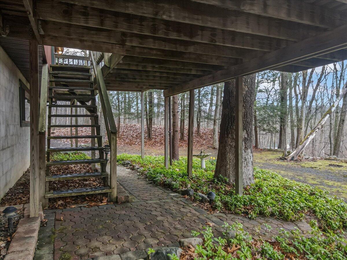 3430 Canterbury Circle