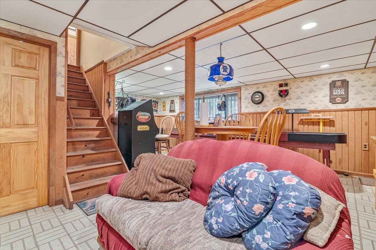 3430 Canterbury Circle