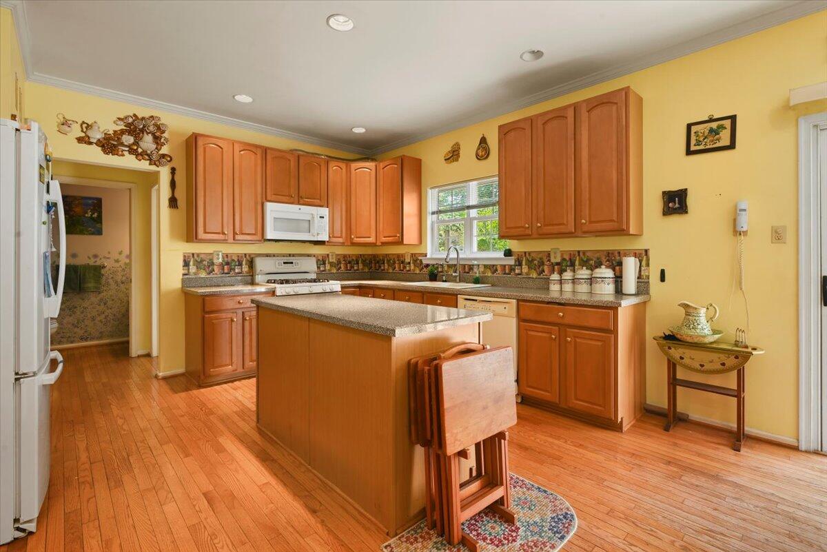 2358 Snapdragon Point