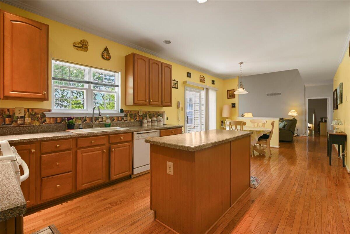 2358 Snapdragon Point