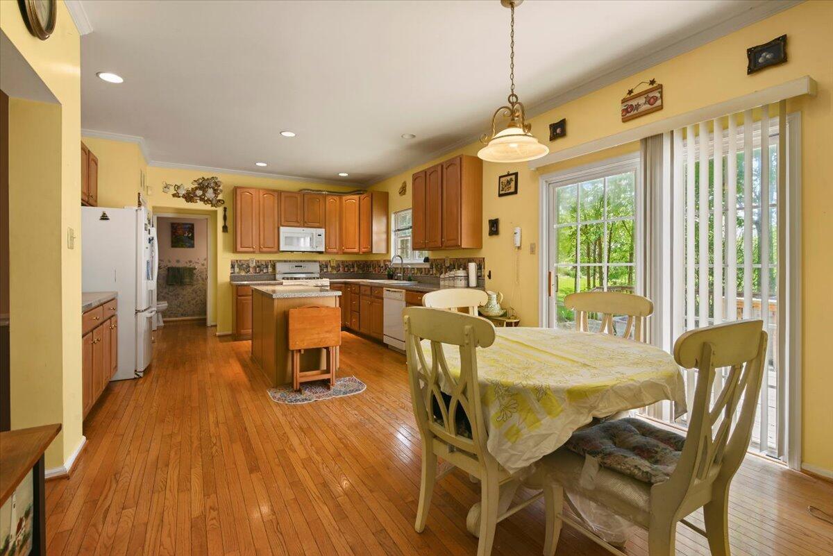 2358 Snapdragon Point