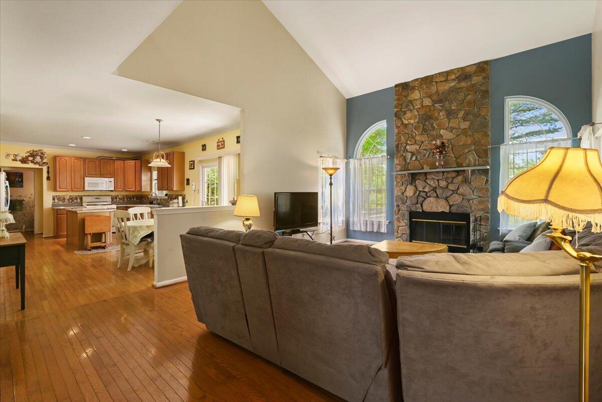 2358 Snapdragon Point