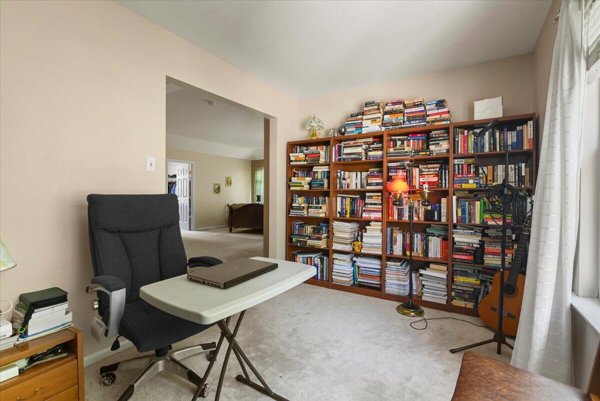 2358 Snapdragon Point