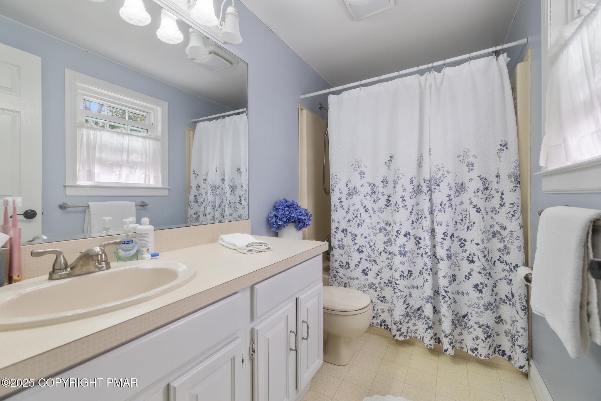 219 Matterhorn dr Drive