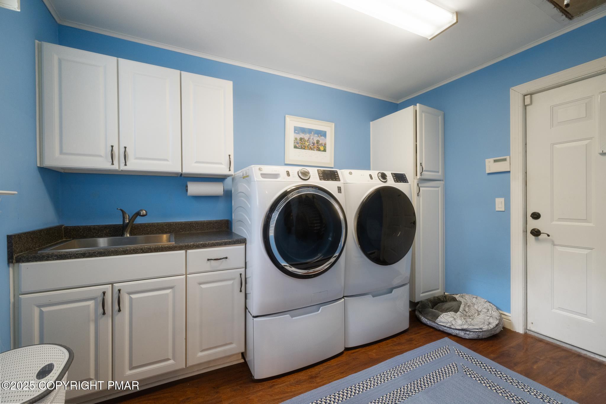 219 Matterhorn dr Drive