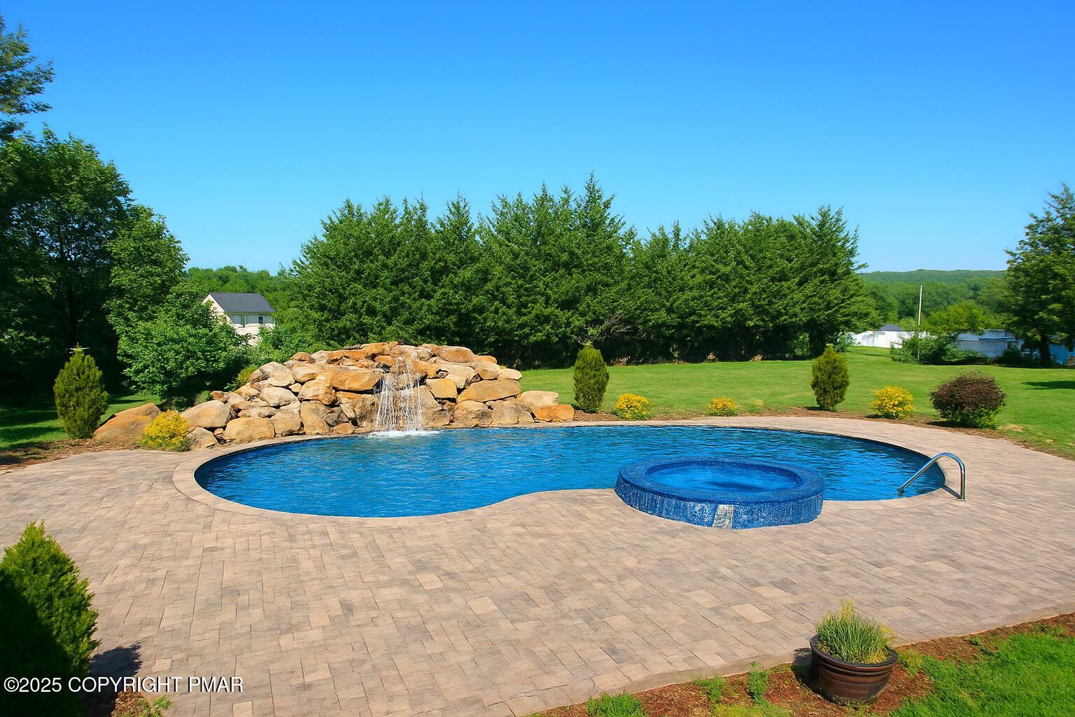 216 Saturn Drive