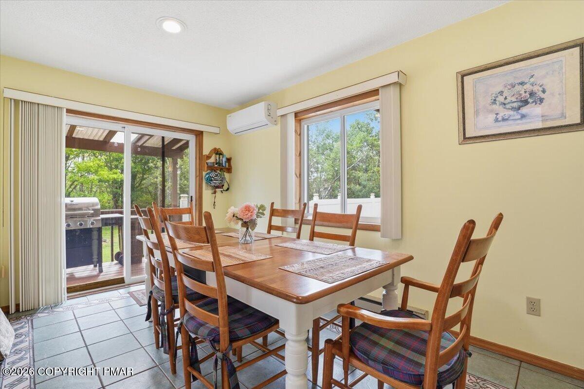 242 Colonial Terrace