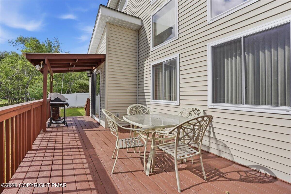 242 Colonial Terrace