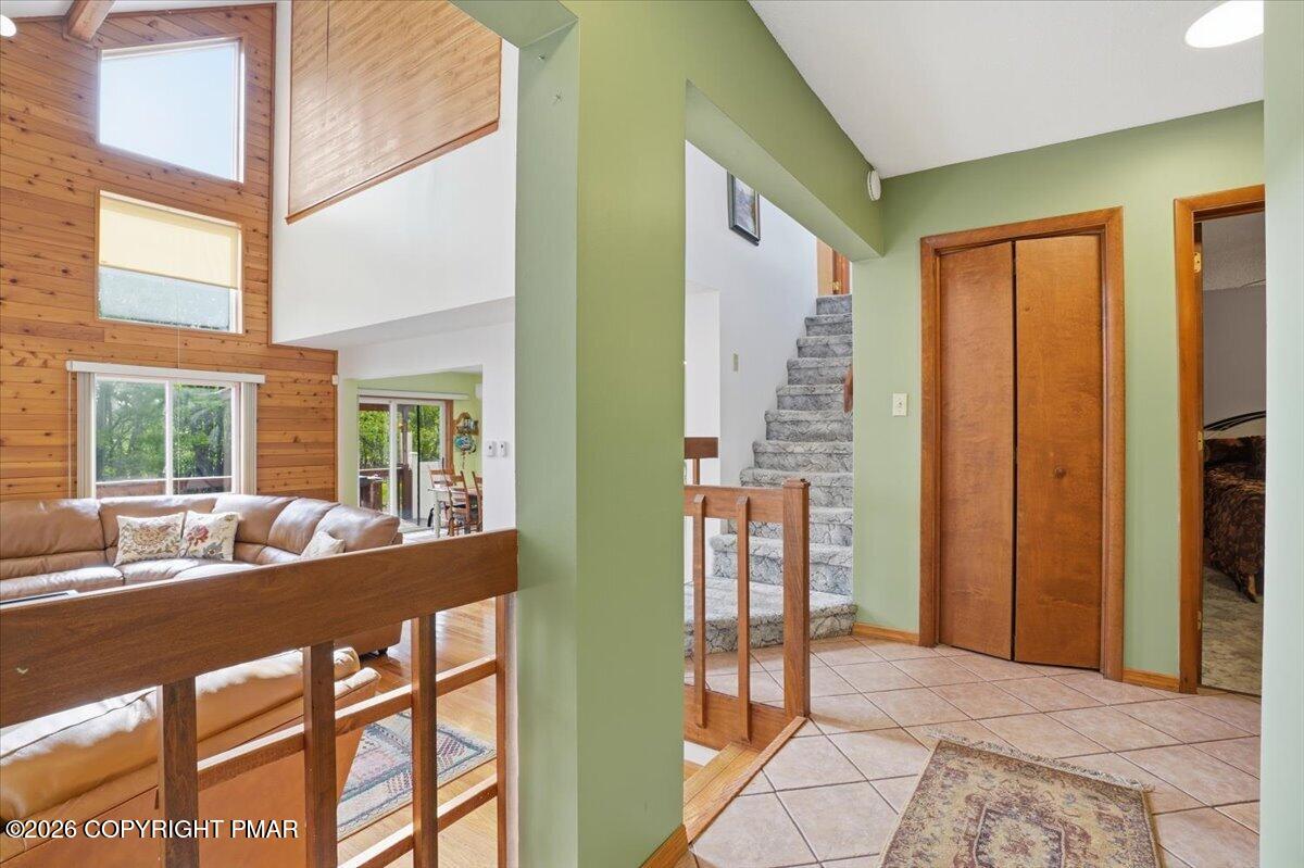 242 Colonial Terrace