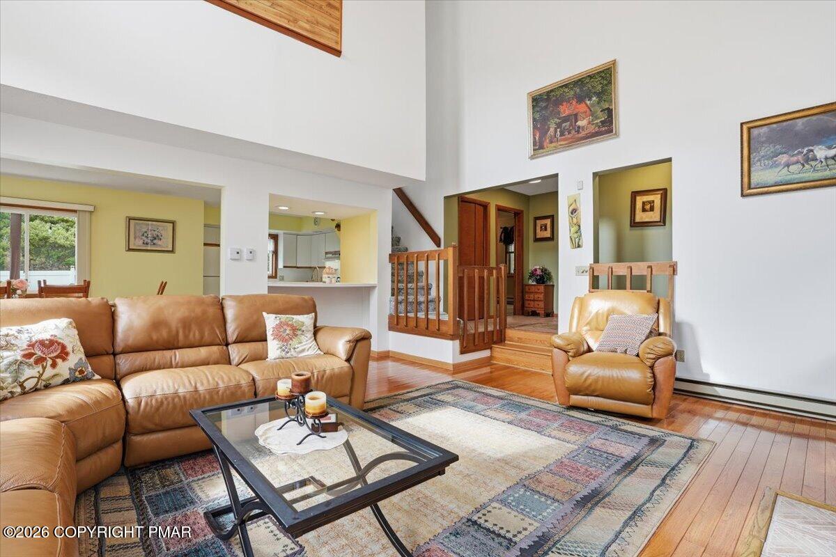 242 Colonial Terrace