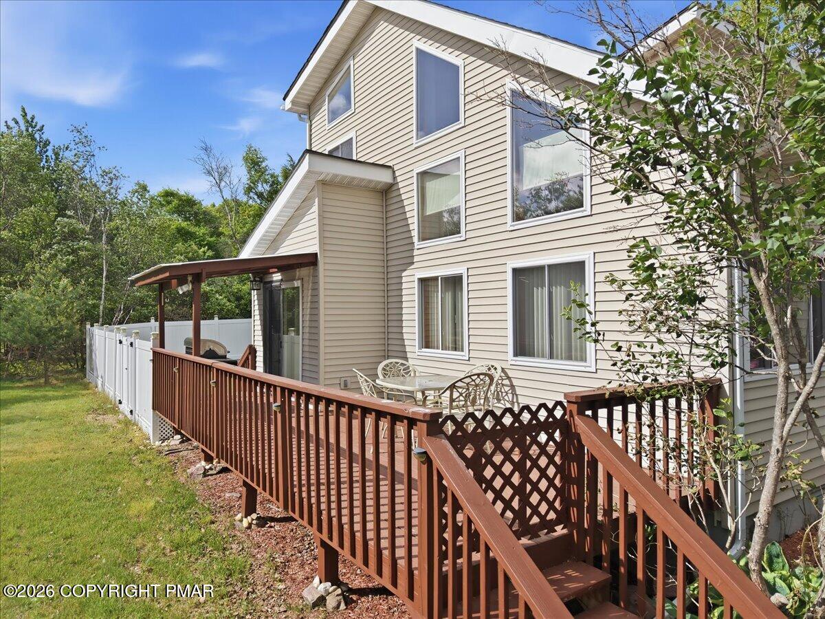 242 Colonial Terrace