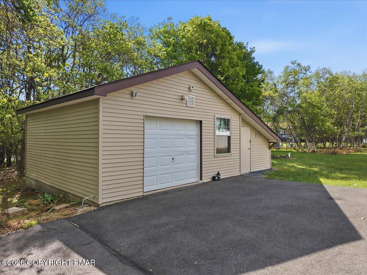 242 Colonial Terrace