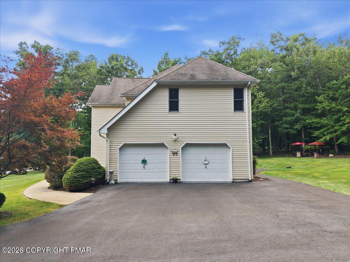 1220 Overlook Drive
