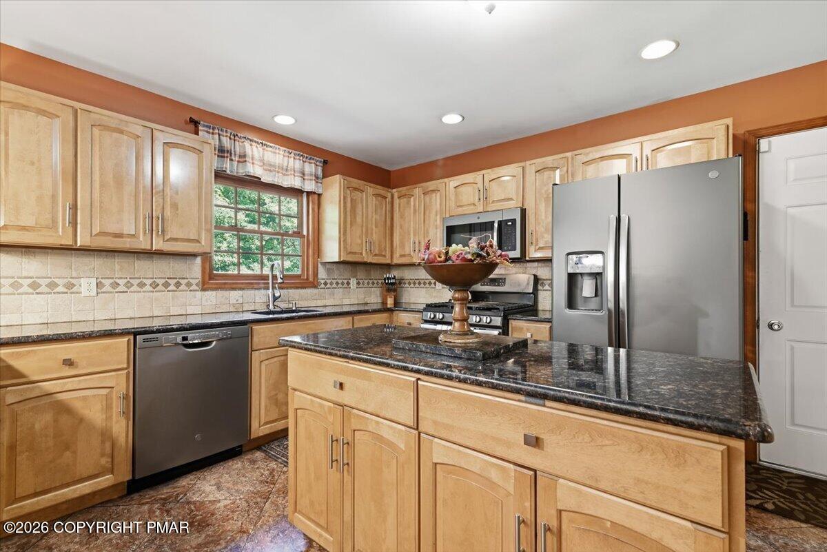 1220 Overlook Drive