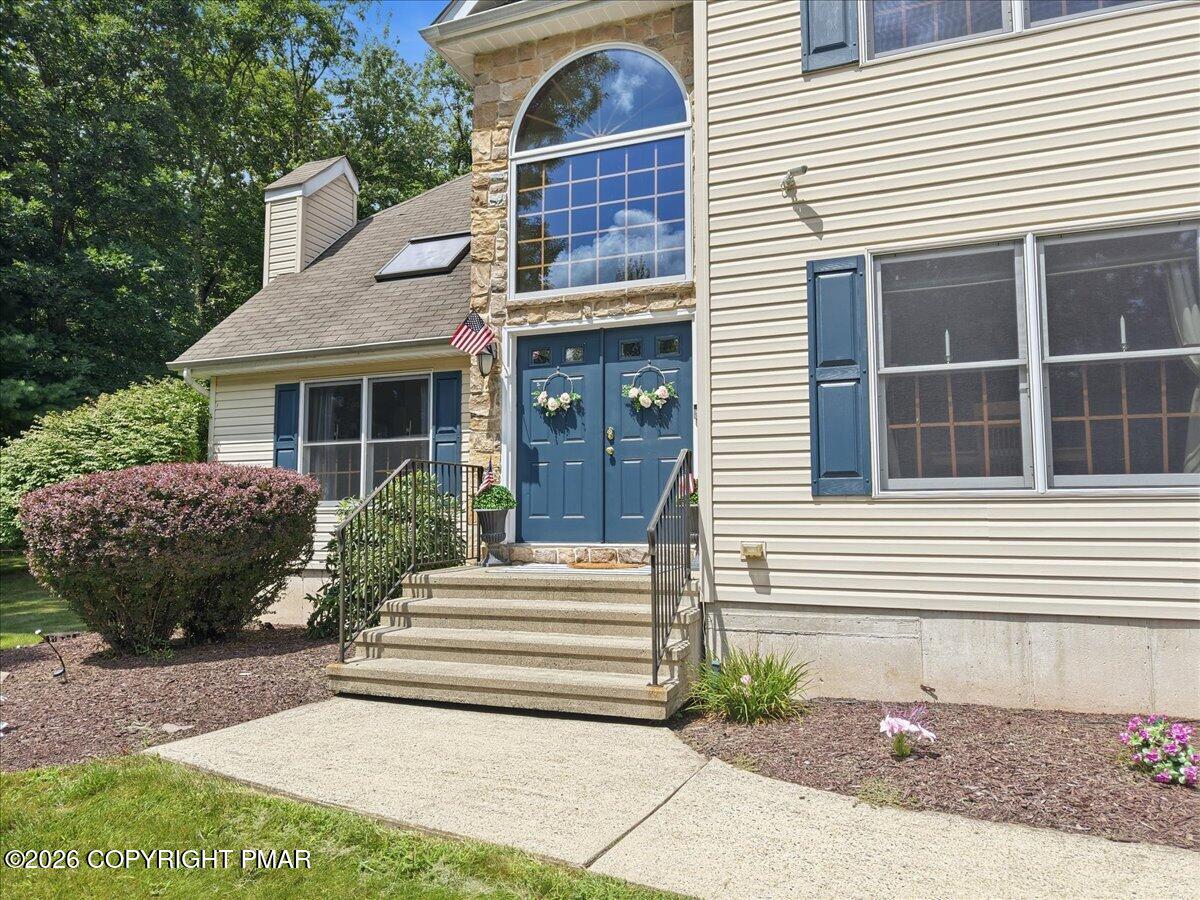 1220 Overlook Drive