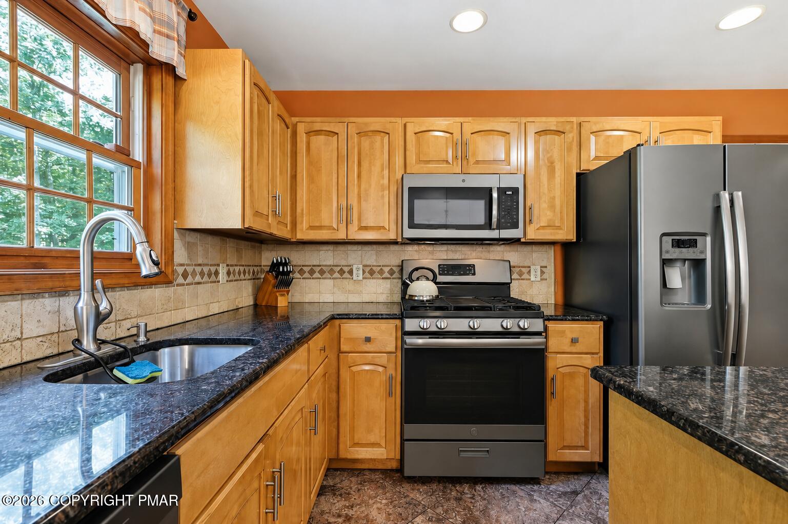1220 Overlook Drive