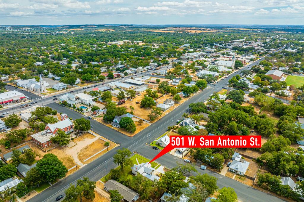 501 W San Antonio St