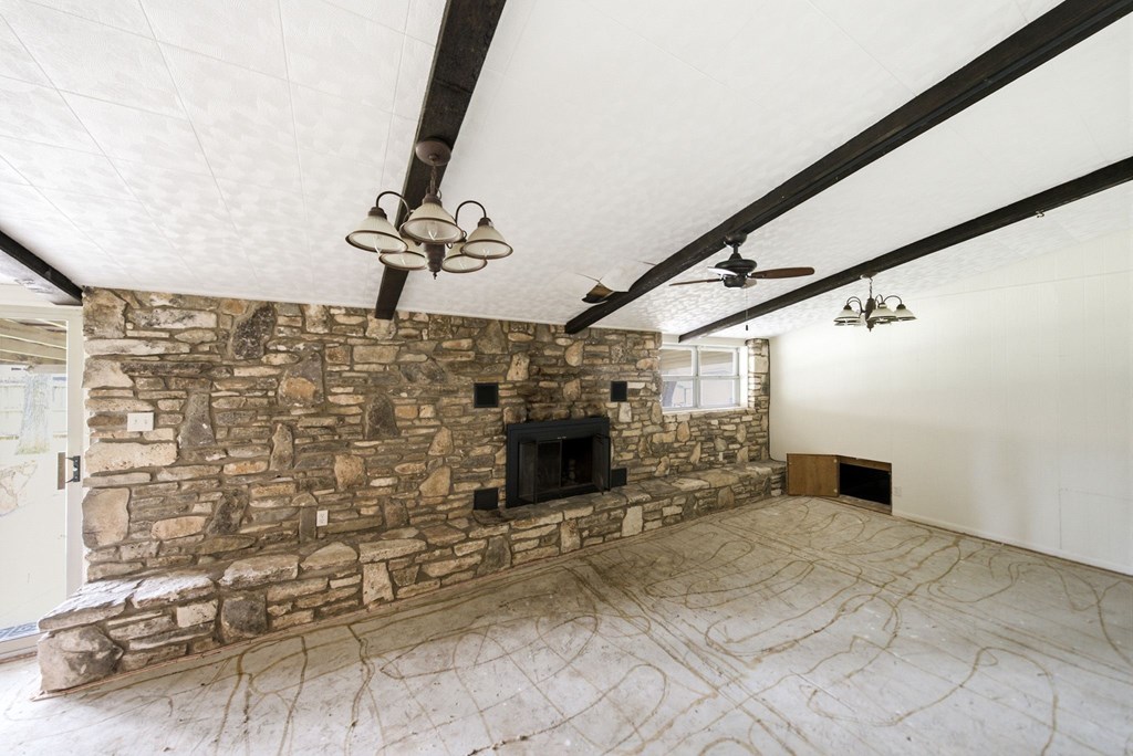 122 Ridgewood Dr