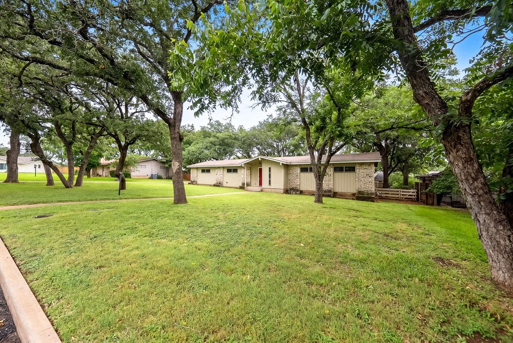 122 Ridgewood Dr